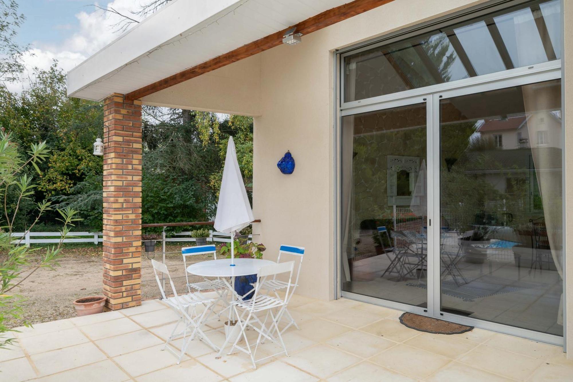 La Petite Maison Gannat Exterior foto